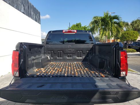 Used 2024 Chevrolet Colorado LT w/ LT Convenience Package II image 9