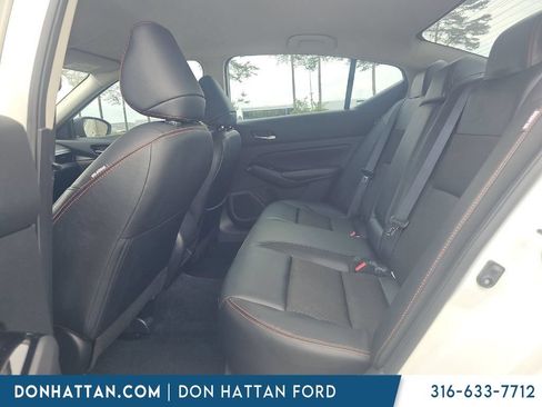 Used 2025 Nissan Altima 2.5 SR FWD image 6