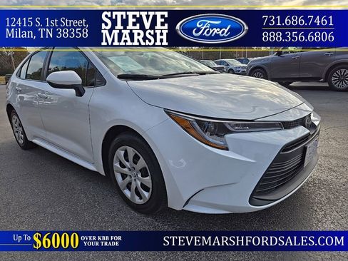 Used 2025 Toyota Corolla LE image 1