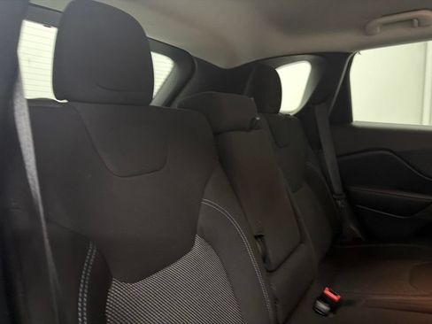 Used 2020 Jeep Cherokee Latitude FWD image 26