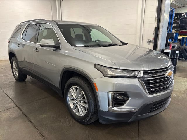 Used 2023 Chevrolet Traverse LT FWD image 3