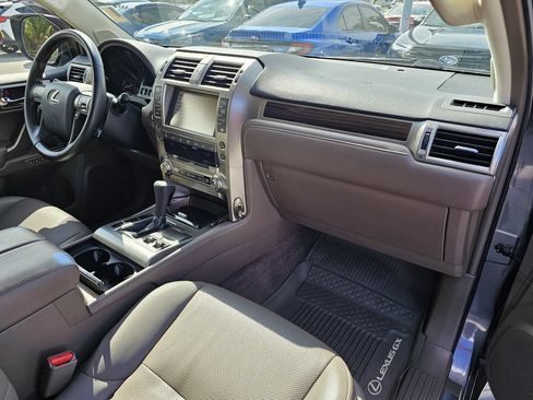 Used 2017 Lexus GX 460 w/ Navigation Package AWD/4WD image 9