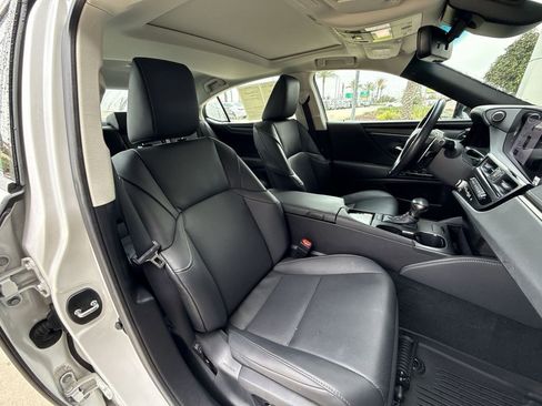 Certified 2023 Lexus ES 350 350 w/ Premium Package image 16