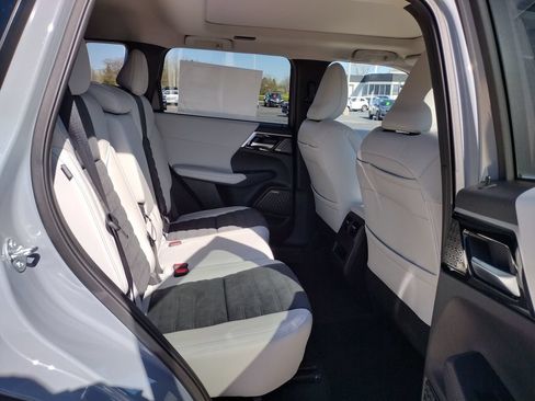 New 2026 Mitsubishi Outlander SE AWD/4WD image 11
