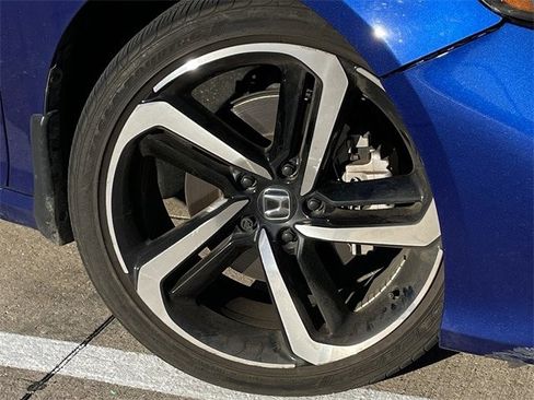 Used 2019 Honda Accord Sport image 9