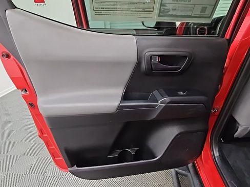 Used 2022 Toyota Tacoma SR image 27