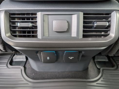 New 2025 Ford F150 Lariat w/ Equipment Group 501A Mid image 13