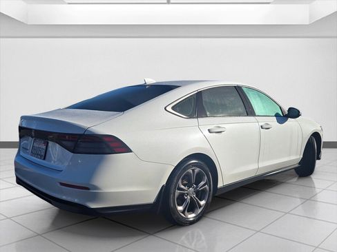 Certified 2023 Honda Accord EX image 5