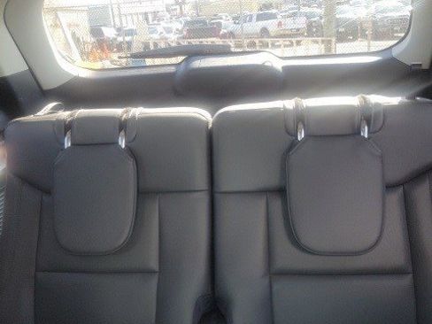 Used 2025 Ford Explorer Active w/ Active Comfort Package image 6