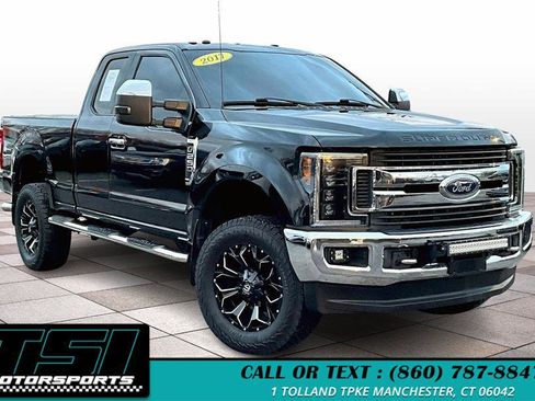 Used 2017 Ford F250 XLT w/ XLT Premium Package image 11