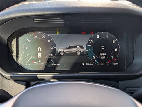 Used 2024 Land Rover Discovery S image 15