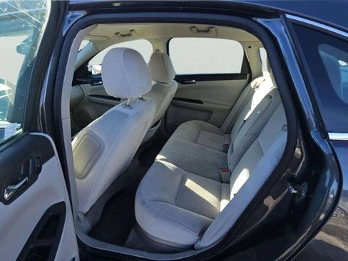 Used 2011 Chevrolet Impala LT FWD image 7