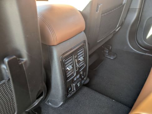 Used 2020 Jeep Grand Cherokee Overland image 22