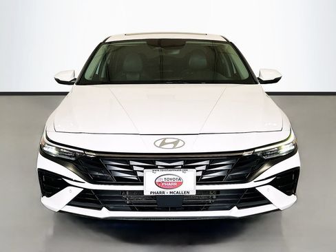 Used 2024 Hyundai Elantra Limited FWD image 2