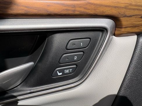 Certified 2020 Honda CR-V Touring image 11