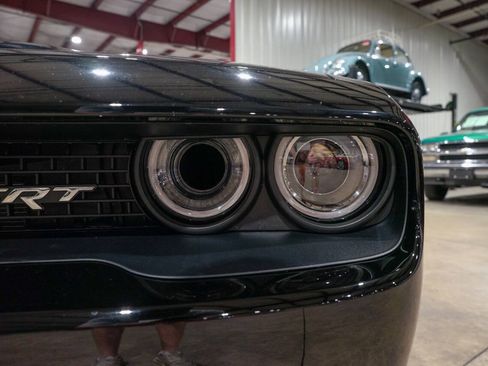 Used 2016 Dodge Challenger SRT Hellcat RWD image 29