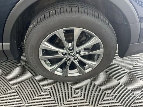 Used 2018 Toyota RAV4 Limited AWD/4WD image 15
