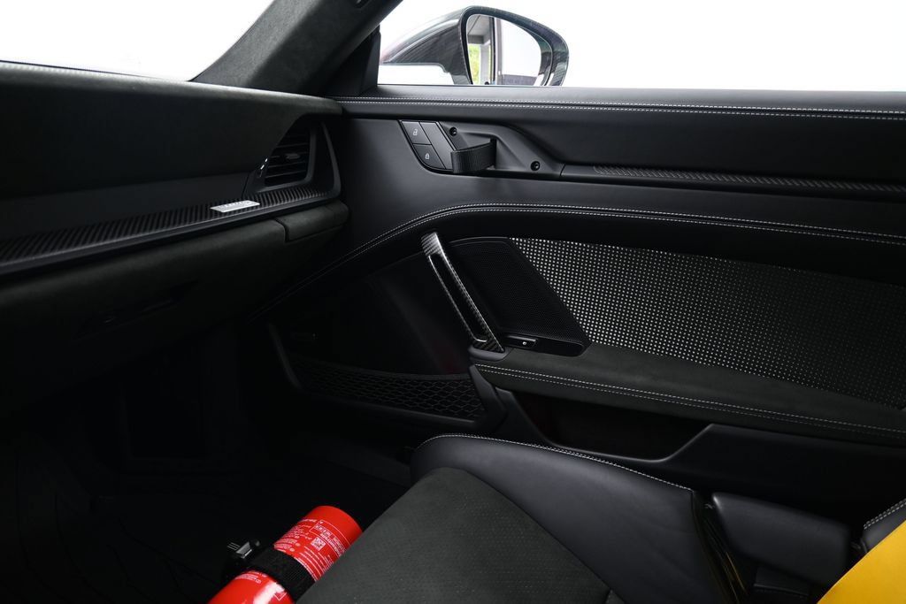 Certified 2025 Porsche 911 GT3 RS RWD image 31