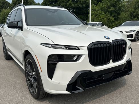 Used 2026 BMW X7 M60i AWD/4WD image 2