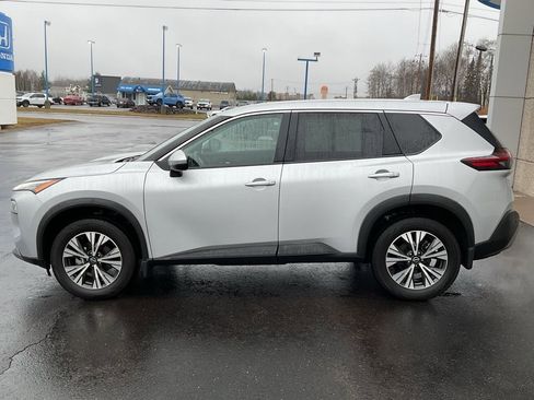 Used 2022 Nissan Rogue SV image 8