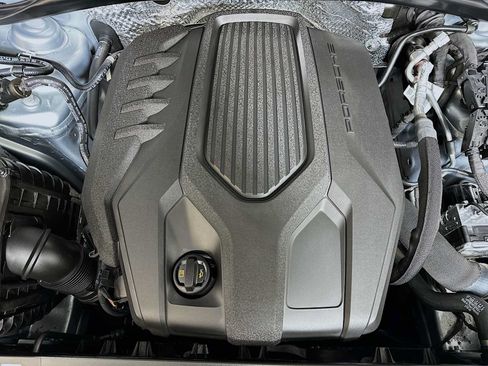 Certified 2026 Porsche Macan AWD/4WD image 31