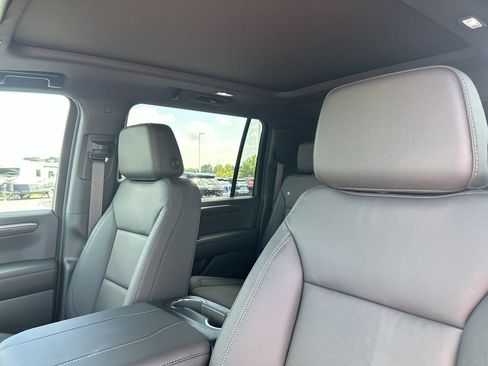 New 2026 Chevrolet Suburban LT w/ Comfort Package AWD/4WD image 23