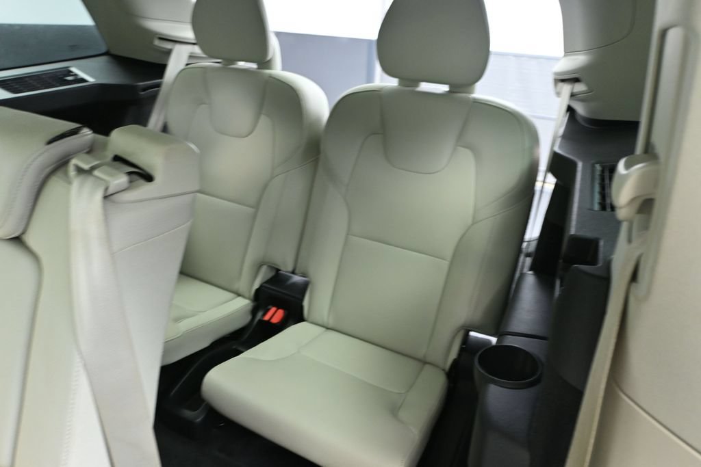 Used 2020 Volvo XC90 T5 Momentum AWD/4WD image 32