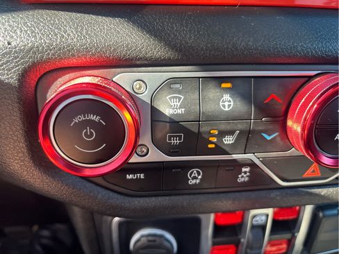 Used 2024 Jeep Gladiator Sport AWD/4WD image 21