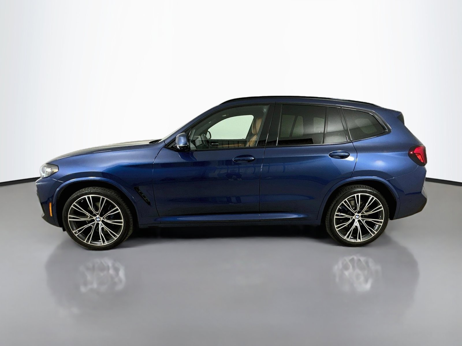 Used 2023 BMW X3 xDrive30i w/ M Sport Package AWD/4WD image 8