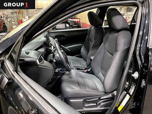 Used 2022 Toyota Corolla Cross LE w/ Moonroof Package image 7