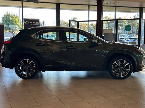 Used 2021 Lexus UX 250h w/ Accessory Package (Z2) AWD/4WD image 3