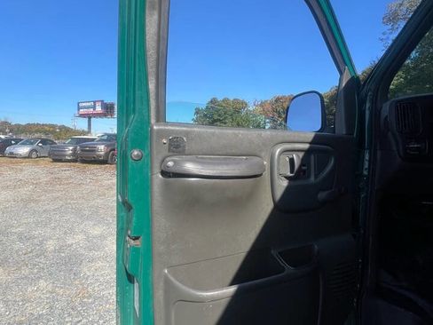 Used 2001 GMC Savana 2500 image 10