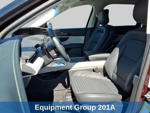 Used 2024 Lincoln Nautilus Reserve AWD/4WD image 8