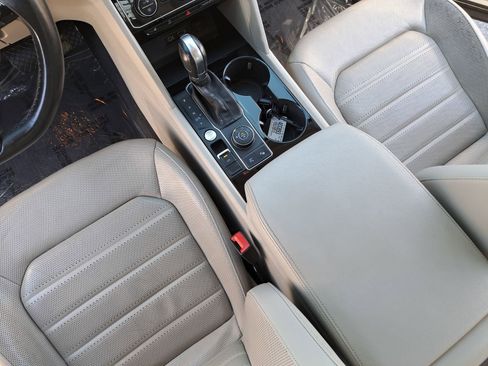 Used 2018 Volkswagen Atlas SEL Premium image 29