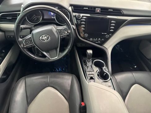 Used 2020 Toyota Camry XLE FWD image 22