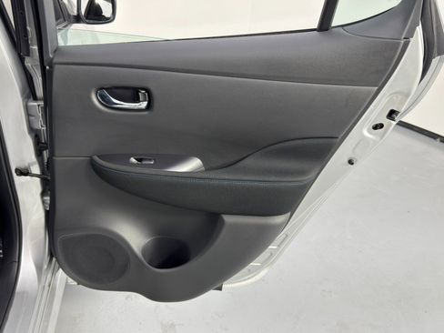 Used 2023 Nissan Leaf S image 38