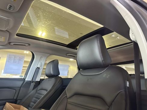 Used 2024 Ford Edge SEL w/ Convenience Package image 17