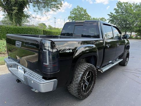 Used 2011 GMC Sierra 1500 SLE w/ All-Terrain Package AWD/4WD image 4