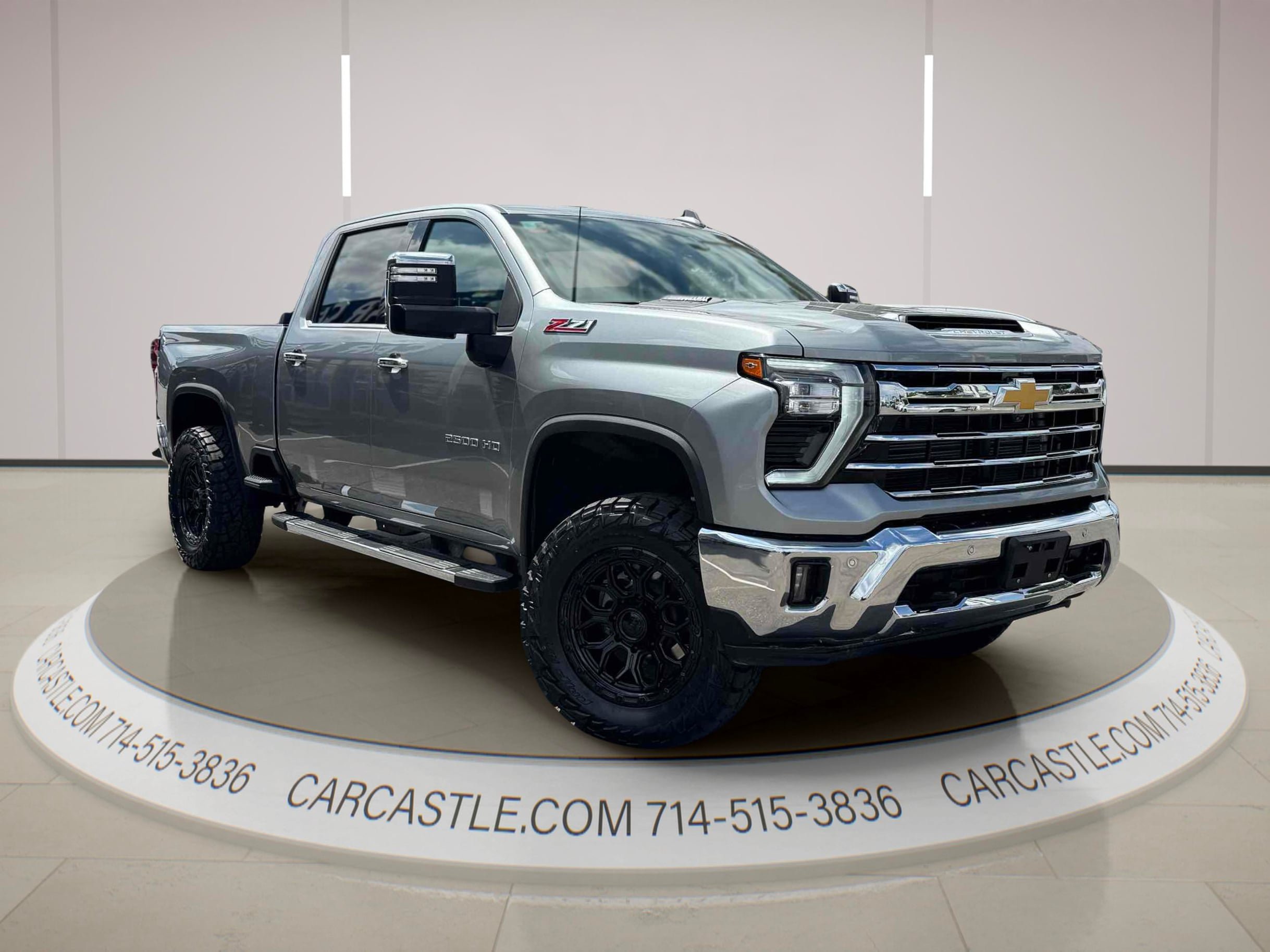 Used 2025 Chevrolet Silverado 2500 LTZ w/ LTZ Convenience Package AWD/4WD image 7