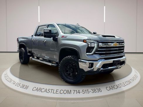 Used 2025 Chevrolet Silverado 2500 LTZ w/ LTZ Convenience Package AWD/4WD image 7