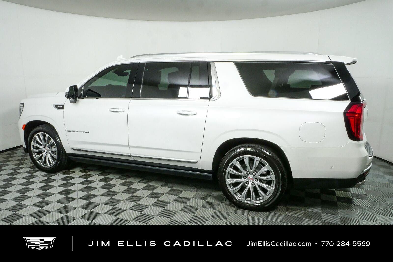 Used 2023 GMC Yukon XL Denali w/ Denali Reserve Package AWD/4WD image 31