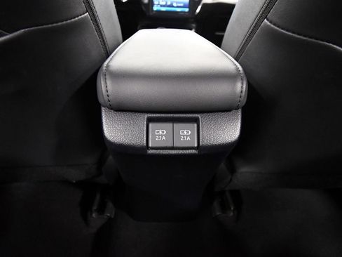 Used 2022 Toyota Prius Prime XLE FWD image 16