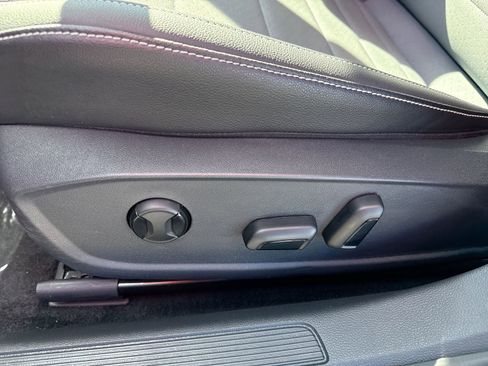 Used 2025 Volkswagen Jetta SE image 14