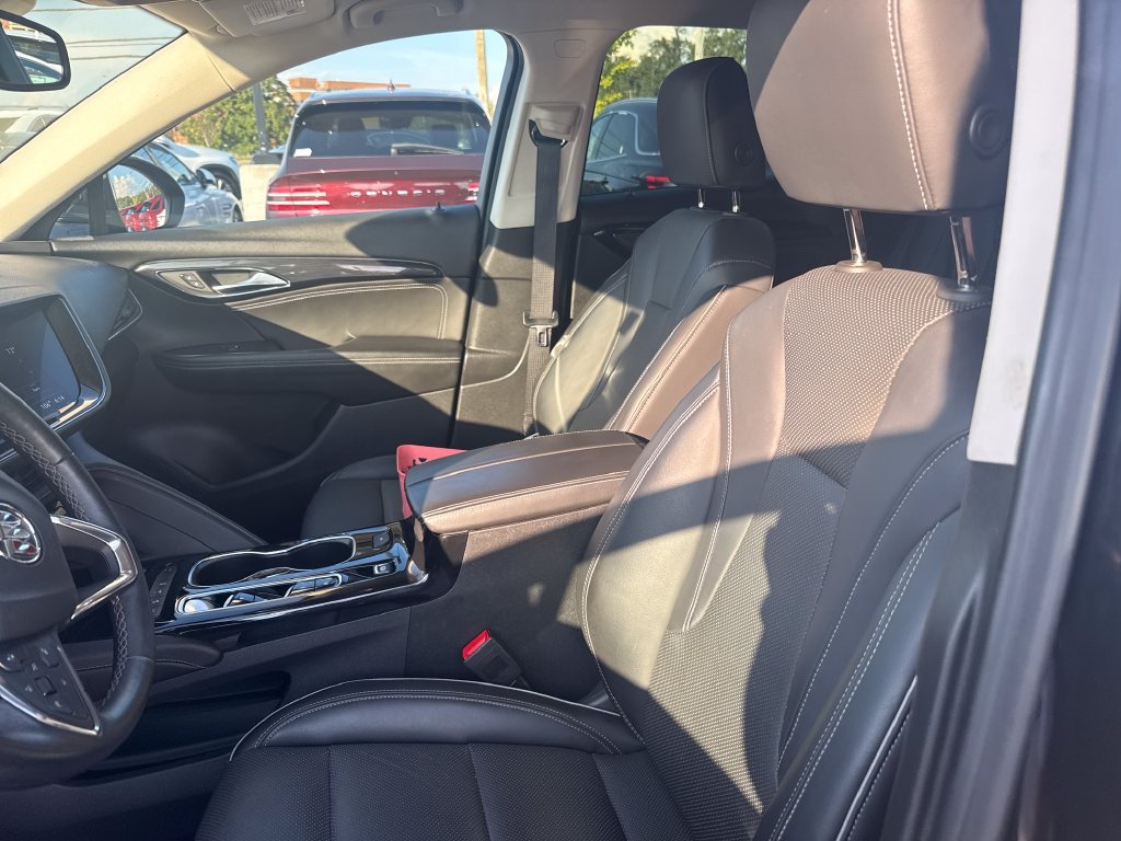 Used 2023 Buick Envision Essence AWD/4WD image 15