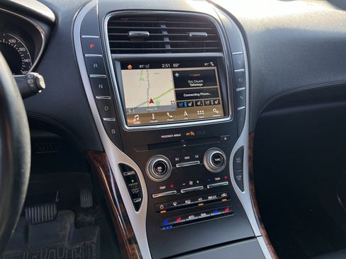 Used 2018 Lincoln MKX Reserve image 11