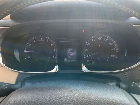 Used 2013 Toyota Avalon Limited image 20