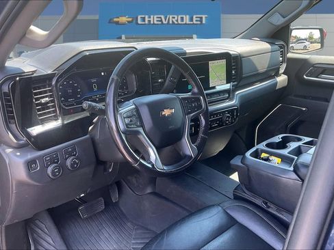 Used 2022 Chevrolet Silverado 1500 LT AWD/4WD image 18