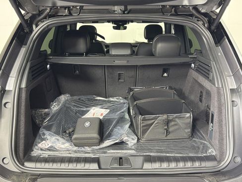 New 2025 Land Rover Range Rover Sport SE image 26