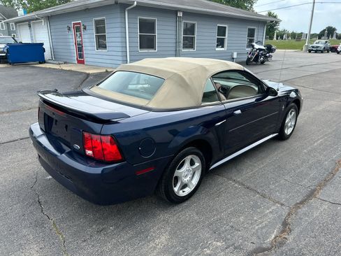 Used 2003 Ford Mustang Convertible RWD image 8