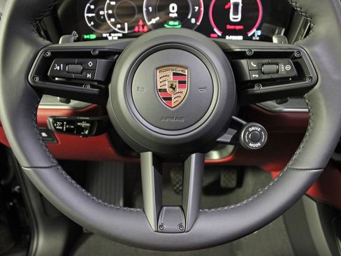 Certified 2026 Porsche Cayenne E-Hybrid Coupe image 22